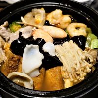 横浜中華街 重慶飯店 本館 - 五目入り土鍋