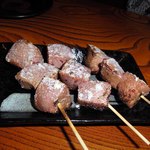 レバーもレアで実にうまい