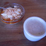 カフェ ルーツ - ココナツヨーグルトとブラウンマッシュルームスープ