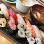 寿司ダイニング甚伍朗 - 海鮮にぎり定食  ¥900-(税抜)