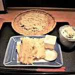 蕎麦屋 にこら - 煮2017年11月お昼の穴子の天ぷらのざるそば