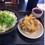 うどん屋 まつはま - かけ（大）＋かき揚げ