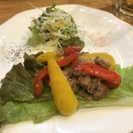 必勝軒 - 地鶏とパプリカの炒め物