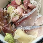 Sushi Kikuchi - 日替り３色丼（中おち、アジ、シマアジ）