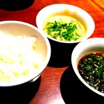 鼎王麻辣鍋 - タレ＆ご飯
