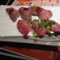 焼肉 にくなべ屋 神戸びいどろ 北野坂店 - 肉寿司