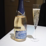 レストランエール - ブラン・ド・ノワールの泡旨し