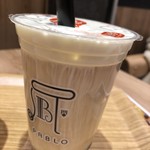 焼きたてチーズタルト専門店PABLO mini  - チーズティー 鉄観音茶ICE 500円