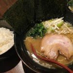 富士家系直壱家 御殿場店