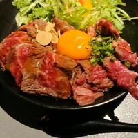 馬刺しと焼き鳥 グルマン三年坂 - 