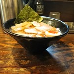 麺屋いちびり - 横から