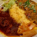 SPICY CURRY 魯珈 - ２種のカレー（ラムカレー、限定カレー）