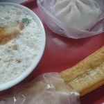 四海豆漿大王 長安西路 - 鹹豆漿、肉包、油条焼餅