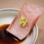 鮨処 多田 - 佐渡の寒鰤 中トロは山葵醤油で
