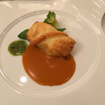 グランドエクシブ軽井沢 - スズキのパイ包み アメリケーヌソース