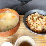 ろばたやき山ろく - 炊き込みご飯とダゴ汁