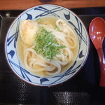 丸亀製麺 - かけうどんに玉子の天ぷら
