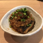 てんぐ - ホワイトボードの
      本日のおすすめメニューから選んだ、
      ブリのネギ和え？（正確なメニュー名失念(⌒-⌒; )）