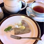 民芸茶房 栗の家 - 栗のクーヘンと紅茶のセット