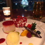 コンテンポラリー・ダイニング クラウン - 