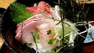 NIN-NIN - 海鮮丼のアップ