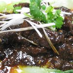 味芳斎 - 名物！重慶牛肉飯の上だけ