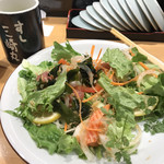 Sushi Misakimaru - 三崎サラダ６９０円。具沢山で美味しいサラダでした（╹◡╹）