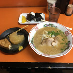 中華そば つばさ - 中華そば ¥600 おにぎり ¥100/1個 おでん    ¥100/1個