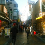 Chuukasoba Shichimen - まだ国鉄の側は原町田駅だった頃の通称かけ足通り。現在以上にふたつの駅の間が離れていたので、勤め人は走って電車乗り換えをしたらしい。現・東急ツインズの裏からターミナル口にかけて？