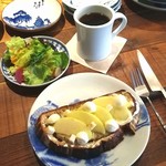 ブリコラージュ ブレッド アンド カンパニー ダイニング・カフェ - 新年明けましてブリコラージュ☆　大好きりんごハニーのブリコラージュブレッドタルティーヌで始まりました。今年も通います。＼(^-^)／20190105