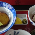 精進料理　湯華庵 - 炊き合わせとゴマ豆腐