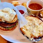 マグズカフェ - オニオンマッシュルームチーズバーガーランチセット