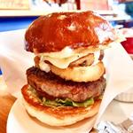 マグズカフェ - オニオンマッシュルームチーズバーガー