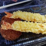 焼津さかなセンター 大漁 - マグロメンチ　150円（税込）と大えび天200円（税込）