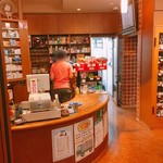 山本商店 - レジカウンター