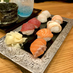 Chokotto Sushi - ＊サーモン（1貫:¥160）
                        ＊本まぐろ（1貫:¥210）
                        ＊ずわいかに（1貫:¥290）
                        ＊グルクン（1貫:¥300）