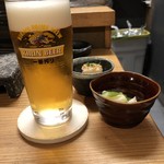 焼鳥 せんみょう - 生中 お通し（山芋流し、浅漬け）