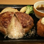 COCO'S - チーズインハンバーグ、カキフライセット