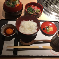 日本焼肉 はせ川 銀座店 - ＊ 牛しぐれ煮とローストビーフの信玄弁当　1,800円