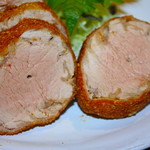 とんかつ青柳 - ヒレ M 4300円 断面 肉は超柔らか