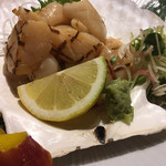 おいしいワイン 季節のお料理 ハチアナ - ホタテ貝柱炙り刺し