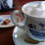 長崎阿蘭陀珈琲館 - カフェオレはたっぷり入っている。