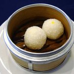 中国料理 桃源 - 「カスタード入りココナッツ団子」