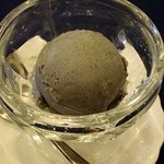 中国料理 桃源 - 「黒ごまアイスクリーム」