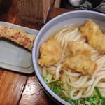 おにやんま 五反田本店 - とり天ちくわ天うどん490円。