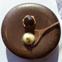 フィリップ・ミル 東京 - 食前酒に合わせたプティサレ
