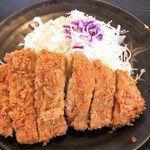 仁屋 - ロースカツは肉厚