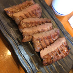 牛たん炭火焼 仁 - 肉が厚切り！柔らかいのに歯ごたえがあって旨い！