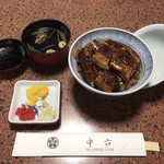 中六 - うなぎ丼 4切れ 