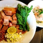 【新春正月限定】鴨脂の和え麺 900円